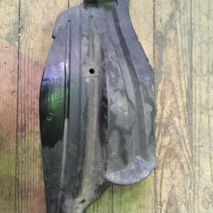 Подкрылок NISSAN Presage U30 зад, прав 78818-AD010