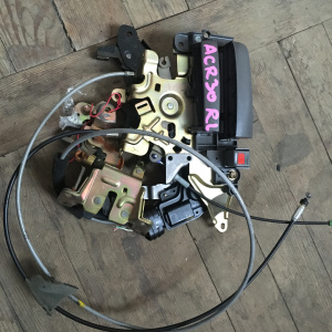 Замок двери Toyota ACR30/ACR40 Estima (задний) зад, лев