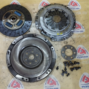 Маховик Mazda LF Atenza/Mazda6 GHEFP m/t + корзина МКПП  6 СТУП. на пластине ( диаметр диска 225 мм )