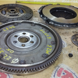 Маховик Mazda LF Atenza/Mazda6 GHEFP m/t + корзина МКПП  6 СТУП. на пластине ( диаметр диска 225 мм )