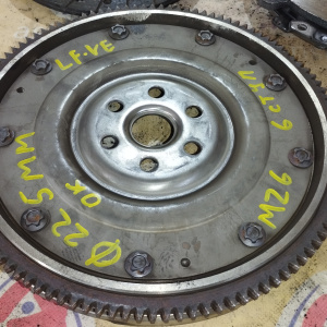 Маховик Mazda LF Atenza/Mazda6 GHEFP m/t + корзина МКПП  6 СТУП. на пластине ( диаметр диска 225 мм )