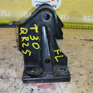 Крепление подушки ДВС Nissan QR20/QR25 X-Trail T30 4WD m/t перед. перед, лев 112538H300