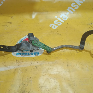 Датчик уровня кузова Volkswagen Tiguan AD1 DFG перед, лев с креплением спереди слева 5Q0412521C '2019