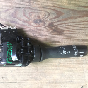 Блок подрулевых переключателей Toyota Corolla Fielder NKE165 L +задн. дворник