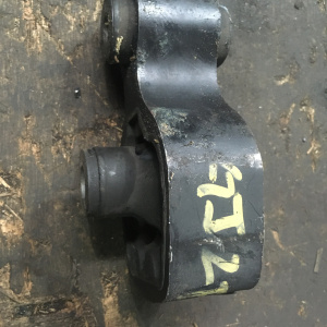 Подушка двигателя Mazda SH Atenza GJ2FW R
