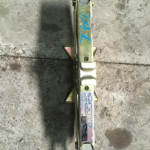 Домкрат Honda Avancier TA1/TA3/CC2/CC3/UA1/UA2/UA3/KA7/KA8/KA9/EY6/EY7/EY8/EY9/BB1/BB4/RN1/RN2/RN3/RN4/RN5 89310-SP0-003 800 кг. (C).