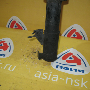 Стойка Nissan U30 Bassara/Presage перед, прав 4WD=2WD крепление под ABS на болту до 2000г.