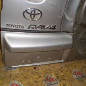 Дверь задняя Toyota RAV4 ACA30 (В сборе) под запаску (Дефект нижних накладок) Спойлер