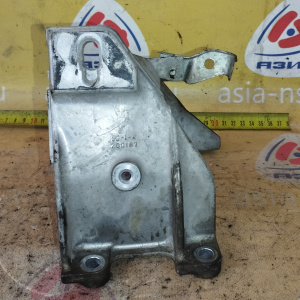 Крепление подушки ДВС Suzuki H27A Grand Vitara TD94W перед, прав ( 200187 ) 1164166J00