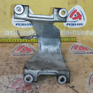Крепление подушки ДВС Suzuki H27A Grand Vitara TD94W перед, прав ( 200187 ) 1164166J00