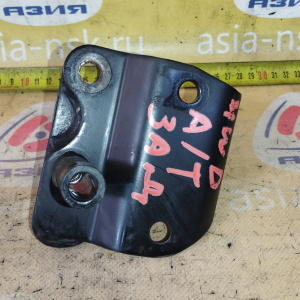 Крепление подушки ДВС Honda D15B/D17A Civic EU2/ES2 4WD a/t зад. SSTA R ( T ) 50827-S5C-980