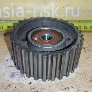 Шестерня грм Toyota 2L-TE Hilux Surf LN130 обводная с подшипником