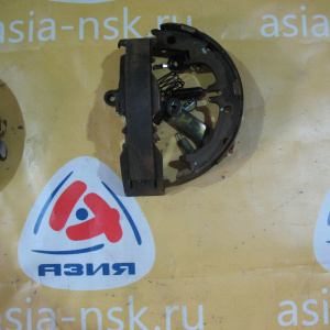 Колодки тормозные(ручника) Toyota Estima ACR30/MCR30 в сборе с пружинками R