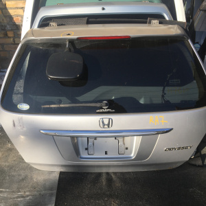 Дверь задняя HONDA Odyssey RA6 дефект спойлера (в сборе)