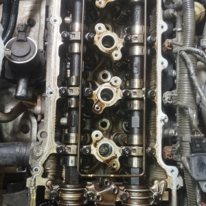Двигатель Toyota 2TR-FE-0854637 с EGR без кондёра и генератора Hiace TRH2