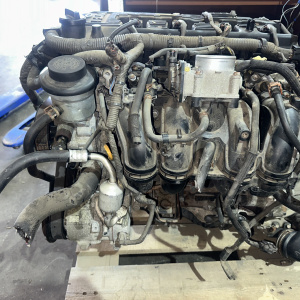 Двигатель Toyota 2TR-FE-0479274 с EGR без кондёра и генератора Hiace TRH2