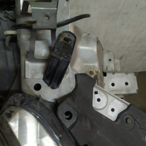 Ноускат Nissan Sylphy B17 MRA8 '2012-2020 Без трубок охлаждения Дефект R фары + бачок омывателя+адсорбер ф.W0613 xenon тум.A061715