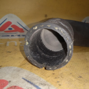 Патрубок радиатора Ford Focus 2 CAP QQDA/QQDB перед, лев верх 1.8L Duratec He 3M5H-8260-EH