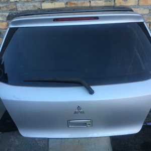 Дверь задняя MITSUBISHI Airtrek CU2W дефект