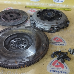 Маховик Subaru EJ205/EJ208 Forester SF5/BH5/GGA m/t обратный выжим, + корзина ( трещины на маховике ) диаметр диска 230 мм. ( 070 )