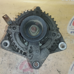 Генератор Toyota 2UZ Sequoia/Tundra UCK35/UCK45 '02.1999-08.2002 4 контакта ( IG/S/L/M ) 12V. 150A. пластиковая крышка 27060-0F050 / TN104211-3390