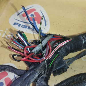 Коса ДВС Mitsubishi 4M40TE Delica PD8W 4WD a/t ( ДЕФЕКТ ОБРЕЗАНА ) V4A51