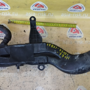 Гофра впускного коллектора Toyota 2TR Hiace TRH200 пластик ( на заслонку ) 17861-75100/-75101/-75110/-75111