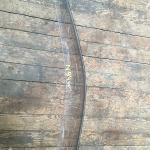 Ветровик MITSUBISHI Chariot N94W перед, лев