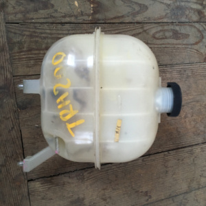 Бачок расширительный Toyota TRH200 Hiace