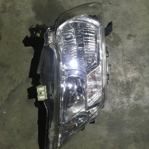Фара Nissan 100-23097 прав Serena C26 '2010-2013 Xenon