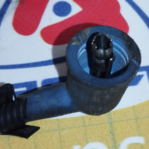 Высоковольтный провод Mazda KF/K8 Eunos 500 CAEPE центральный на выносную катушку ( резинка + резинка ) KF0118150B