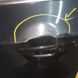 Дверь боковая Chevrolet Aveo T300 '2011-2016 перед, лев в сборе (замято у ручки и снизу)