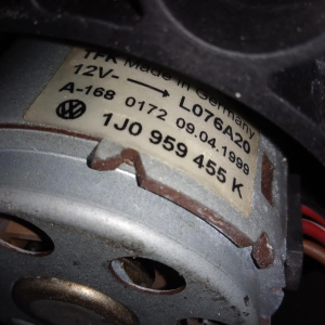 Вентилятор радиатора Volkswagen Golf 4 1J1 1J0121205B в сборе диффузор с двумя вентиляторами '1999