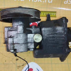 Гидроусилитель Subaru EJ201/EJ205/EJ20G Forester SF5 с датчиком, трубка подачи в бок. шкив на гайке БАЧЁК КВАДРАТНЫЙ 478-01004/01008/01002/01042/01040