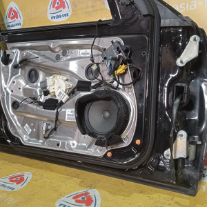 Дверь боковая Mercedes C-Class W204 перед, лев в сборе, чёрный 197U (вмятина) A2047205900 '2008