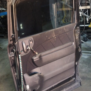 Дверь боковая HONDA Elysion RR2 зад, прав в сборе (накладка)