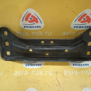 Кронштейн кпп Mercedes M271DE18 C-Class W204 '2010 балка под опору кпп R A2042421601