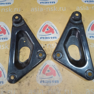 Крепление балки Opel A04/A05 Astra H '2005 пара F 24416026, 90498747