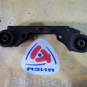 Подушка редуктора Nissan QR25 Presage U31 верхнее крепление редуктора. R в