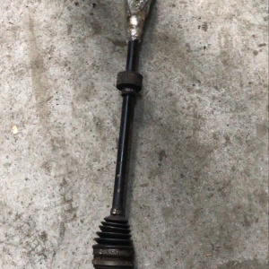 Привод Honda CF3/CF4 Accord/Torneo перед, лев ABS порван внутр.пыльник 44306-S0A-N60