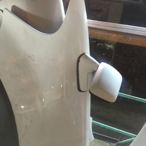 Крыло Ford Escape Образец EPFWF/TM1 '2001-2006 перед, лев с уширителем, под повторитель, с зеркалом