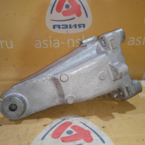 Кронштейн опоры двигателя Mercedes M274E20/274.920 E-Class W212 '2014 L A2742233904