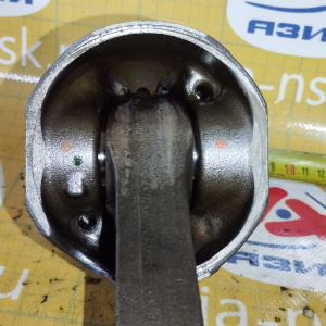 Поршень с шатуном Toyota 1KD Hiace KDH201 диаметр пальца 34мм. на коленвал 62мм. длина 110мм. ( 09645G FMG ) 13201-30020/13201-30021