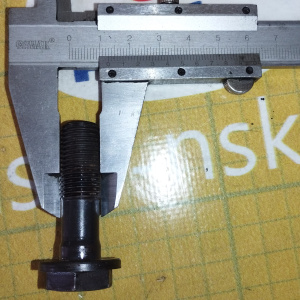 Болт маховика Toyota 90105-13010 Hiace KDH201 1KD/2KD a/t на коленвал