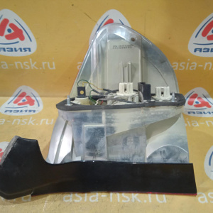 Стоп BMW X5 E70 '2007 L трещины на стекле 63217200817