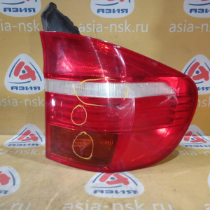 Стоп BMW X5 E70 '2008 R трещина и царапины на стекле 63217200818