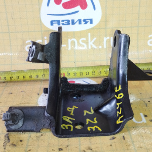 Крепление подушки ДВС Toyota 3ZZ ZZE112 2WD a/t зад. A246E R ( HD )