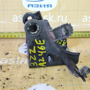 Крепление подушки ДВС Toyota 3ZZ ZZE112 2WD a/t зад. A246E R ( HD )