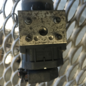 Блок ABS Nissan B15 Sunny 47660-4M400/4M401