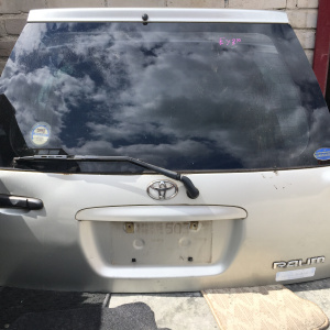 Дверь задняя TOYOTA Raum EXZ10 дефект без ручки